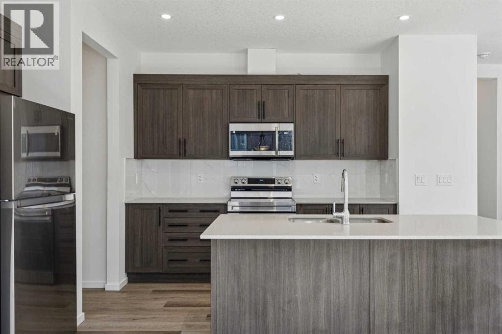 25 Yorkstone Row SW — photo 2