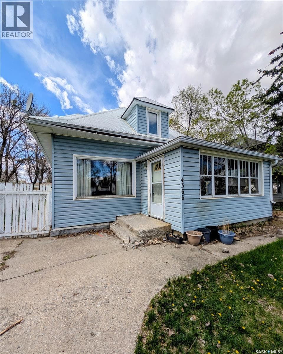 4366 PRICE AVENUE — photo 2