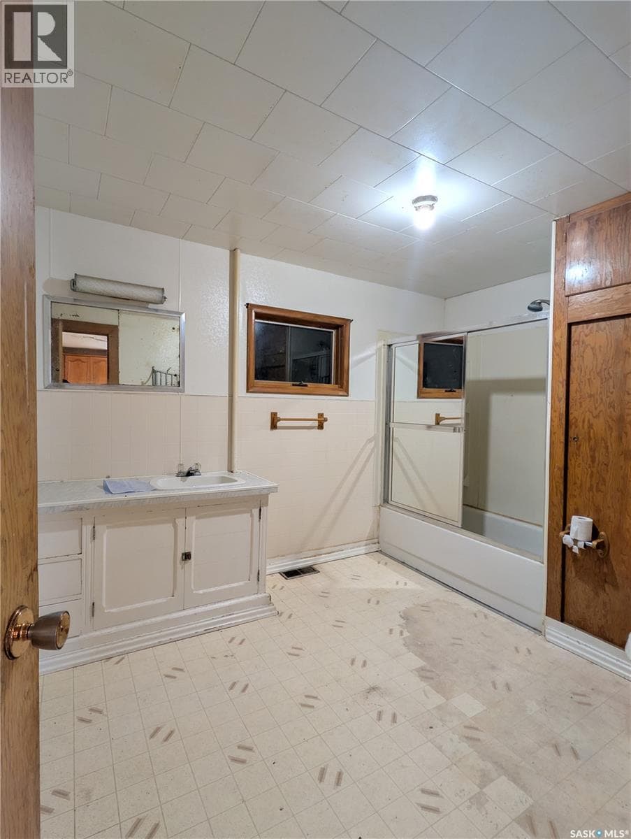 4366 PRICE AVENUE — photo 5