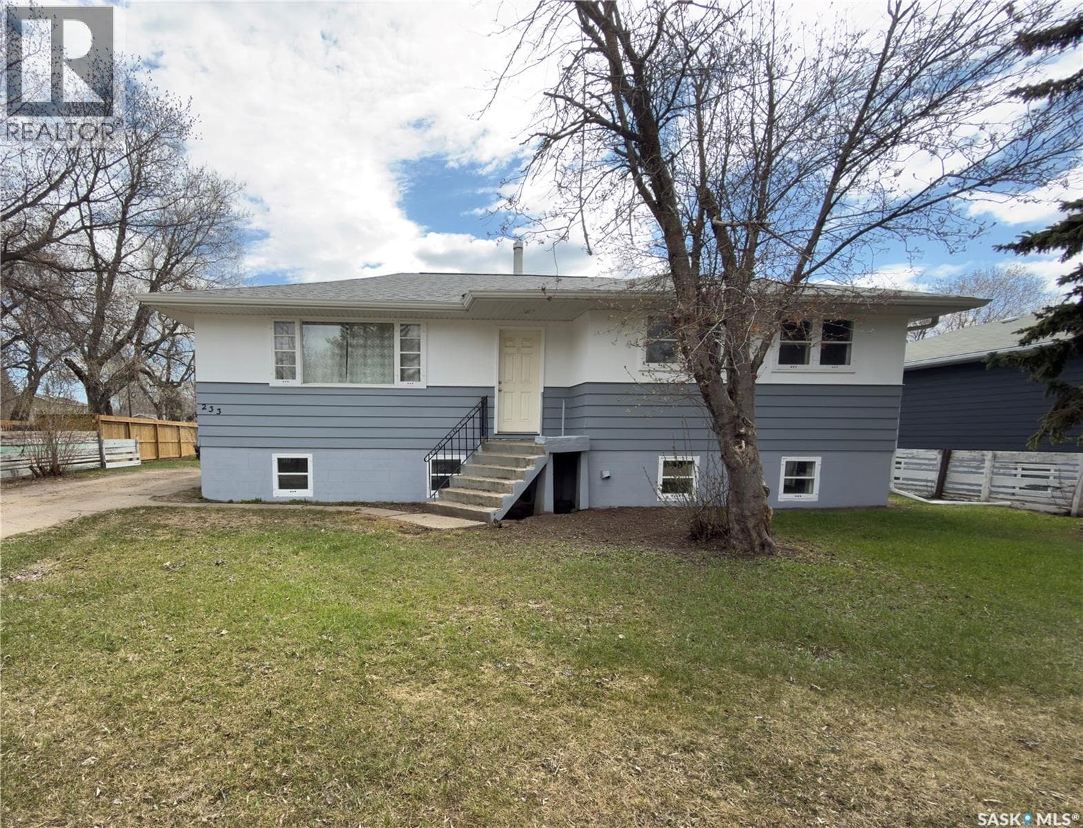233 23rd STREET W