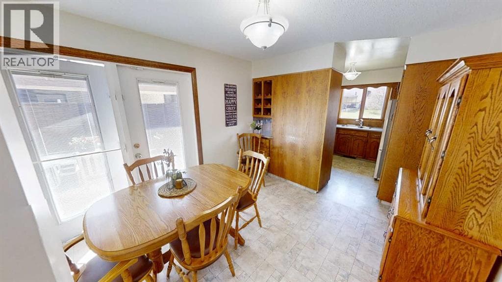 85 Cayuga Crescent W — photo 3