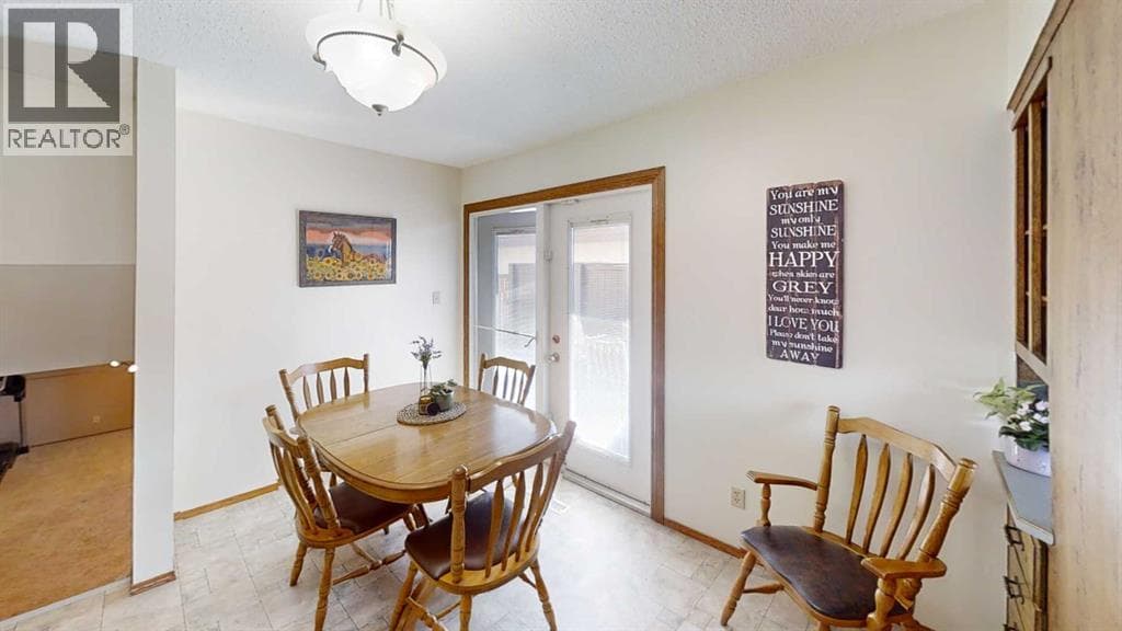 85 Cayuga Crescent W — photo 5