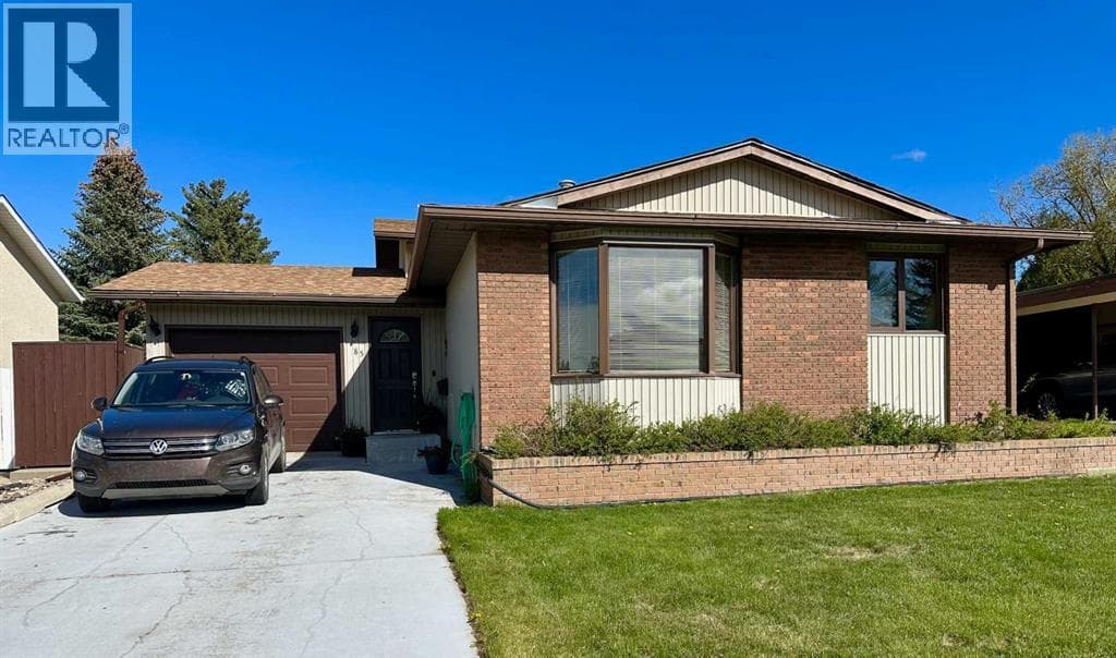 85 Cayuga Crescent W