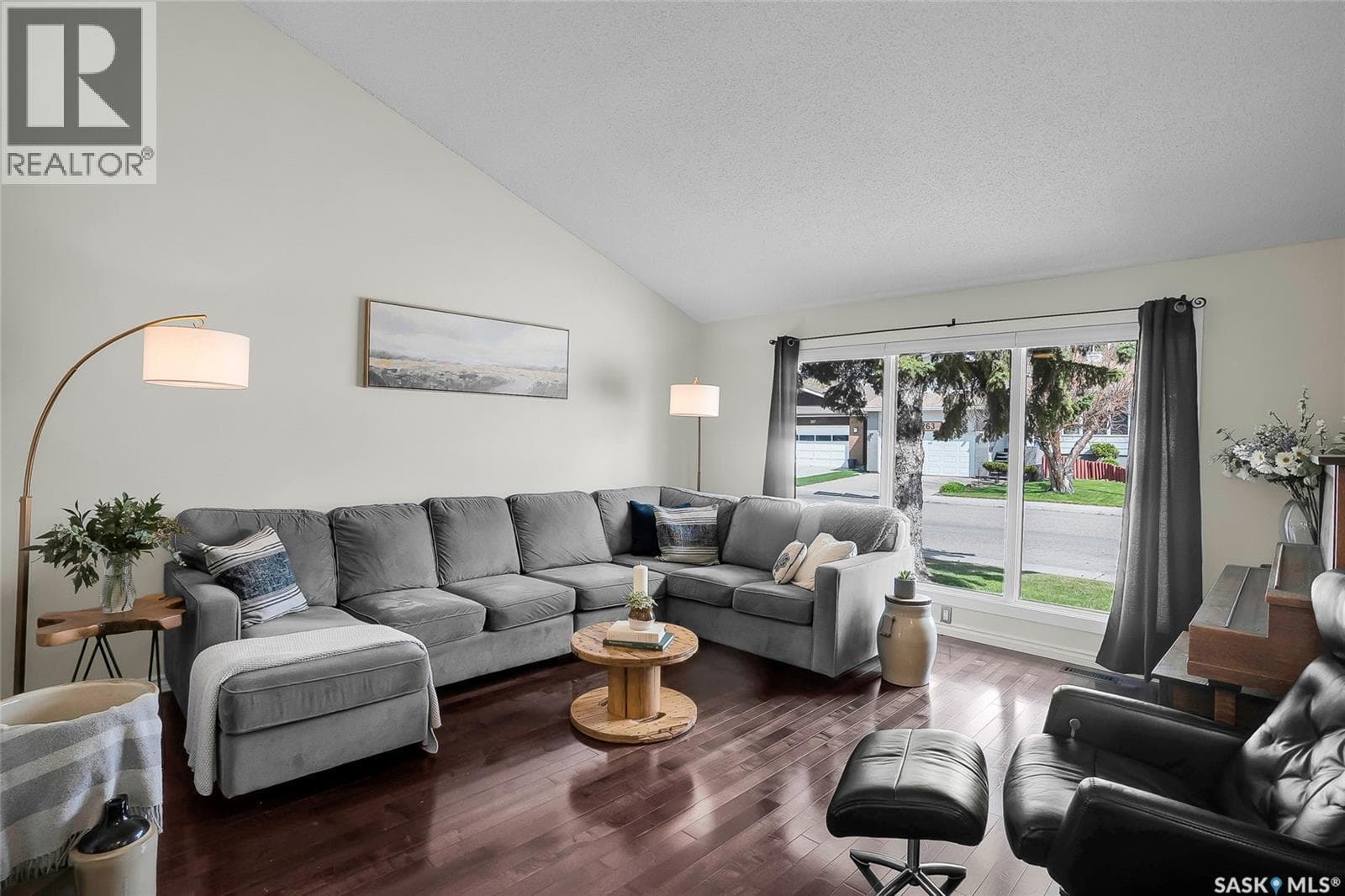 262 Christopher CRESCENT — photo 3
