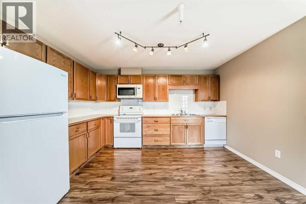 2 bed 1 bath single family at 223, 305 1 Avenue NW — $315,000 — photo 6