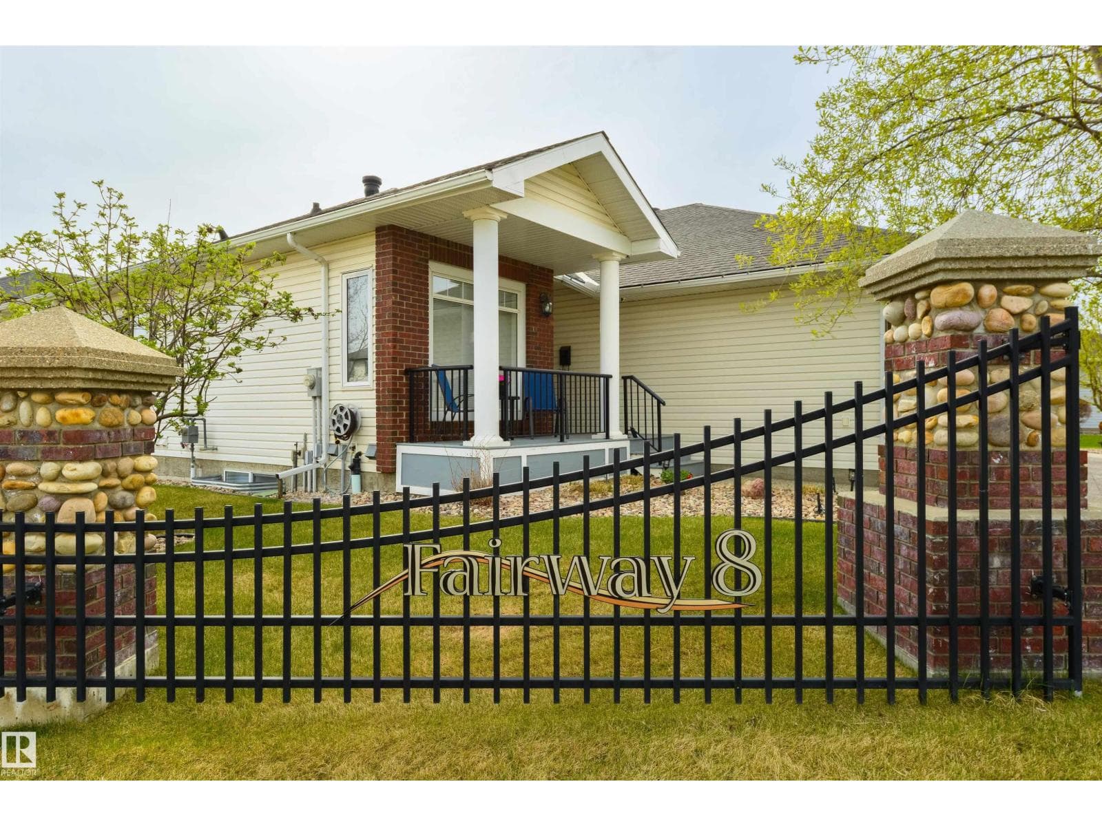 46 LONGVIEW CR