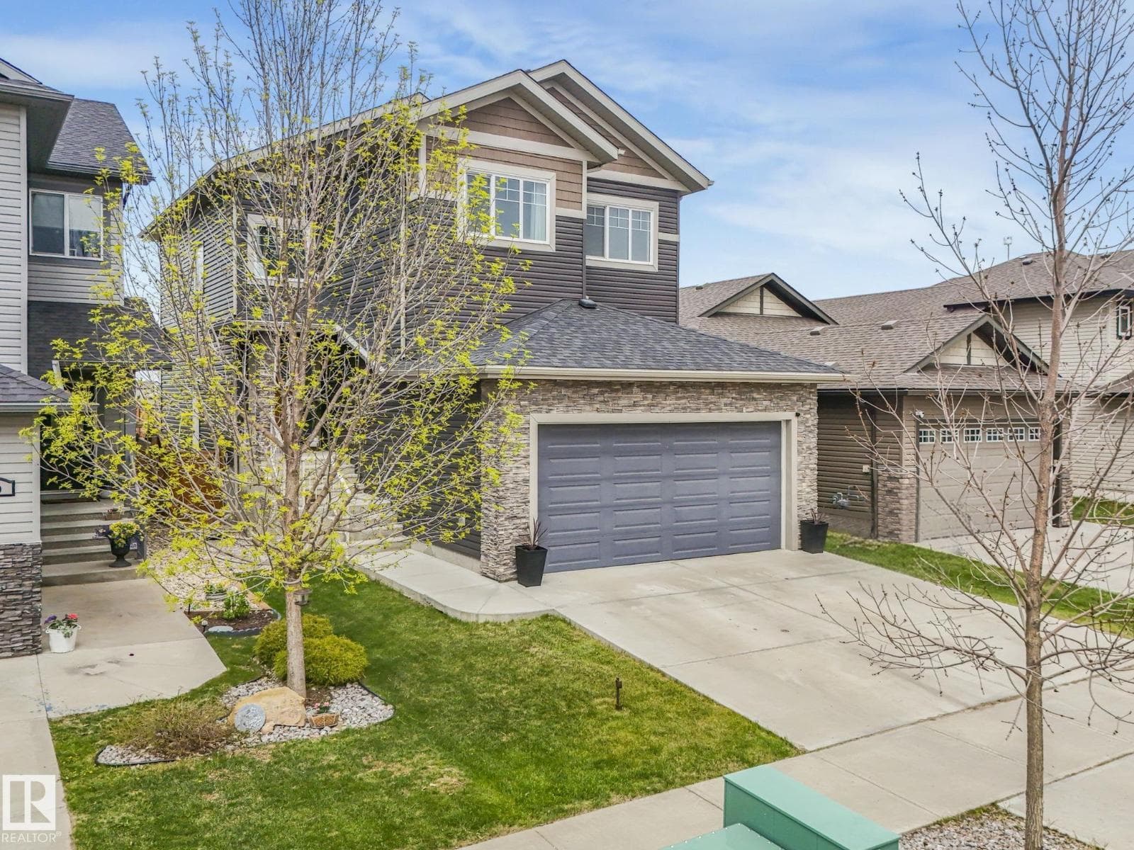 12 SANDALWOOD PL — photo 2