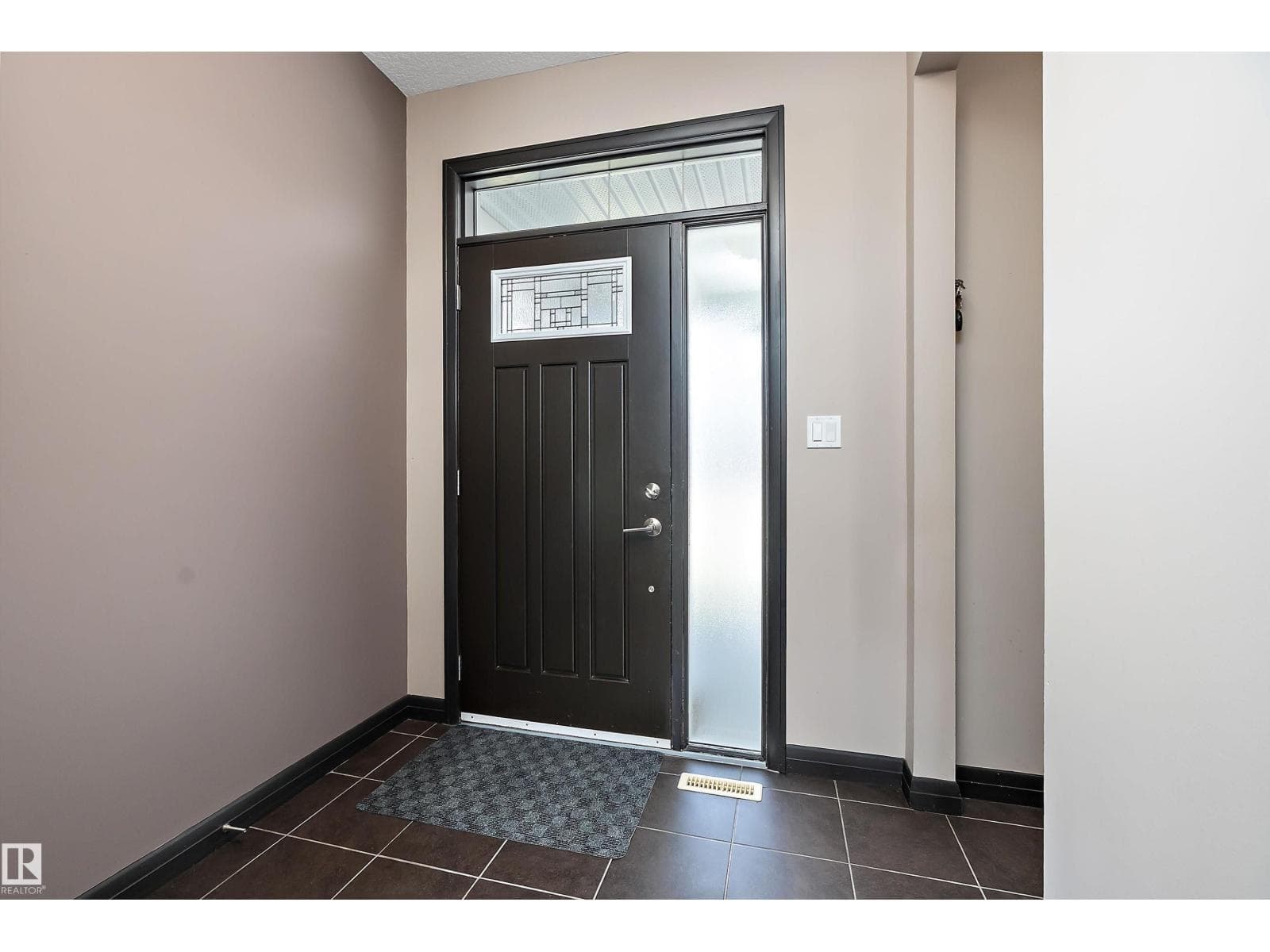 268 SHEPPARD CI — photo 3