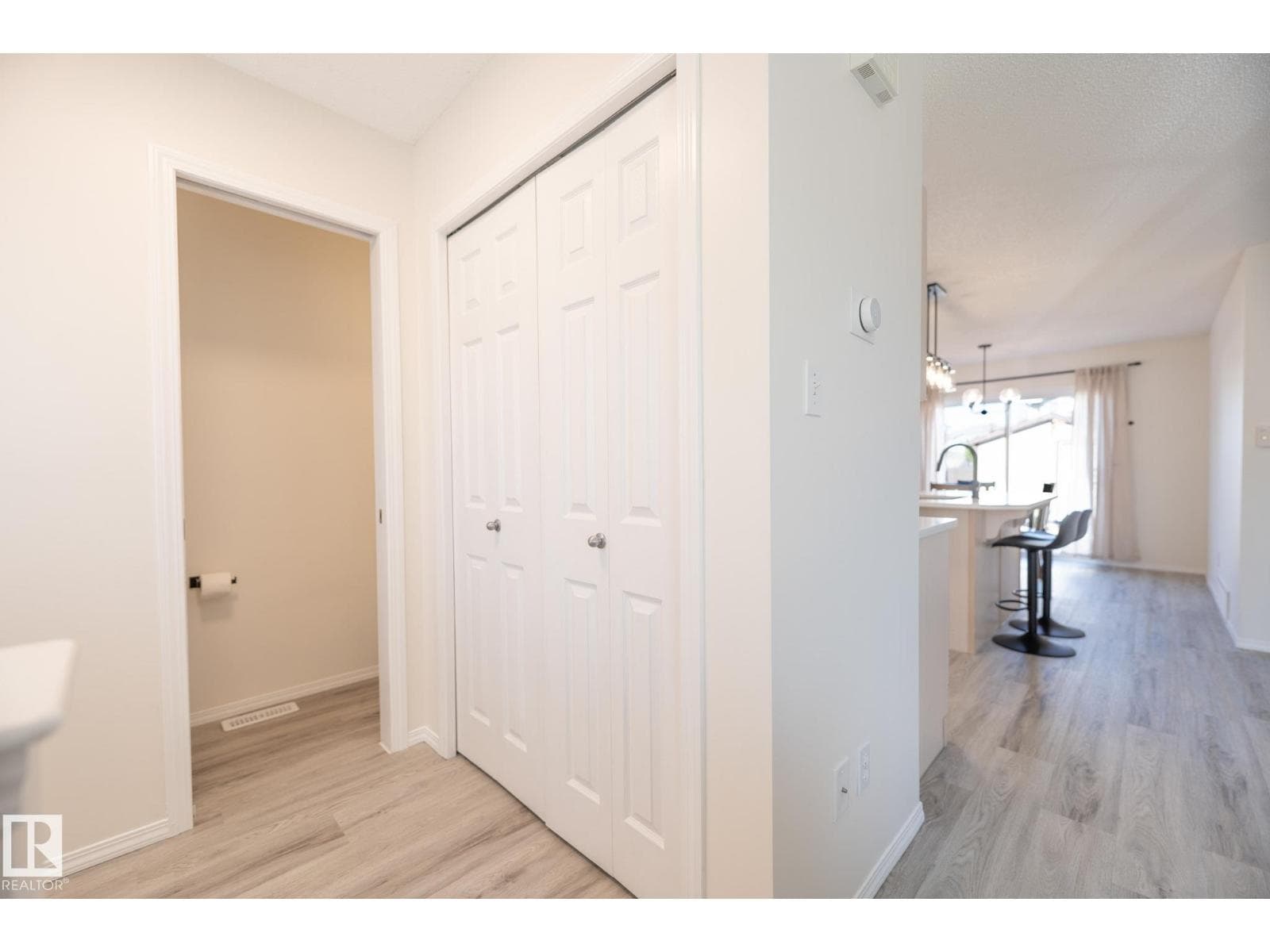 2928 25 ST NW — photo 3