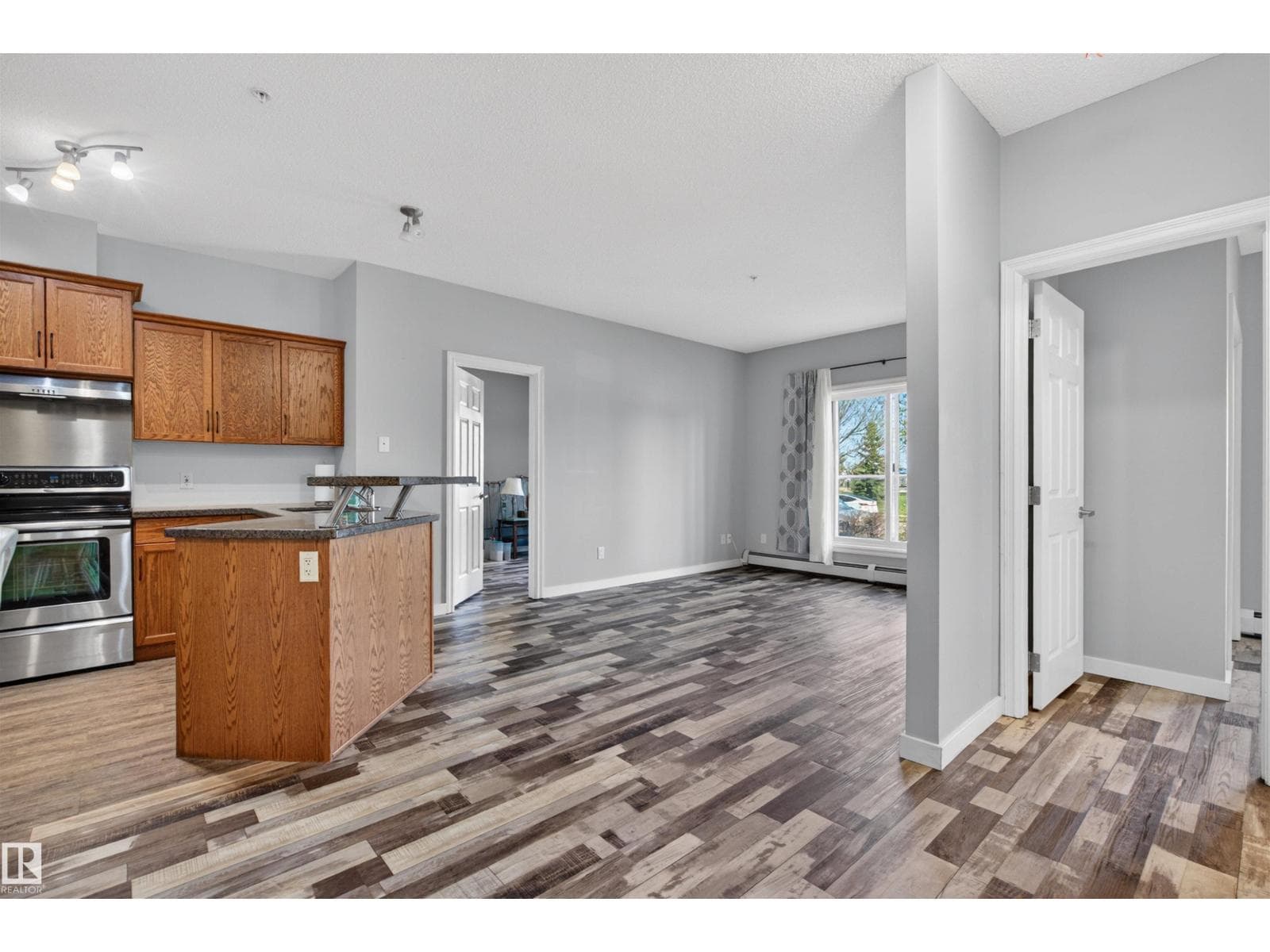 #125 263 MACEWAN RD SW — photo 3