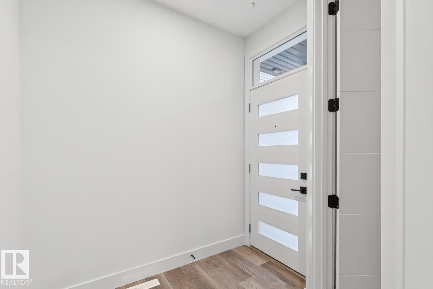 3603 42 AV — photo 3