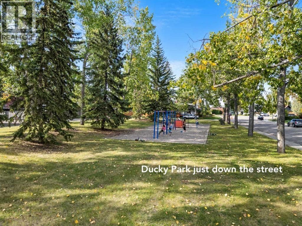 52 Lake Lucerne Close SE — photo 5