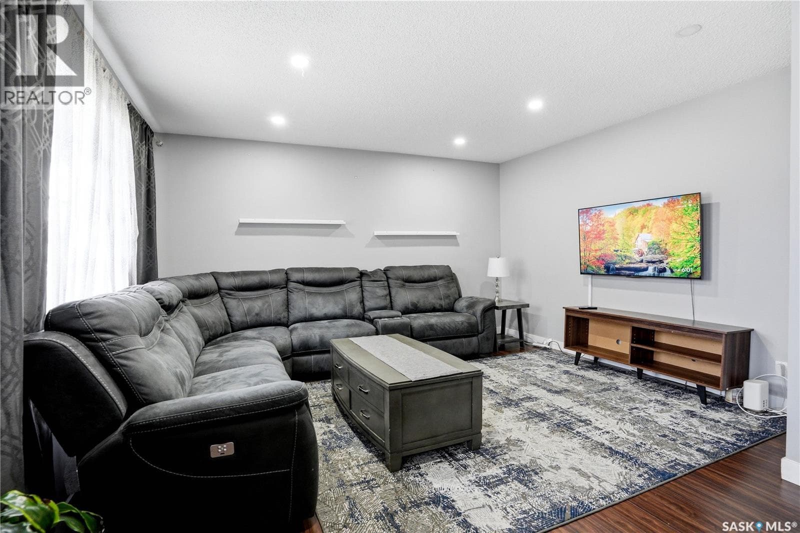 330 Devonshire CRESCENT — photo 5