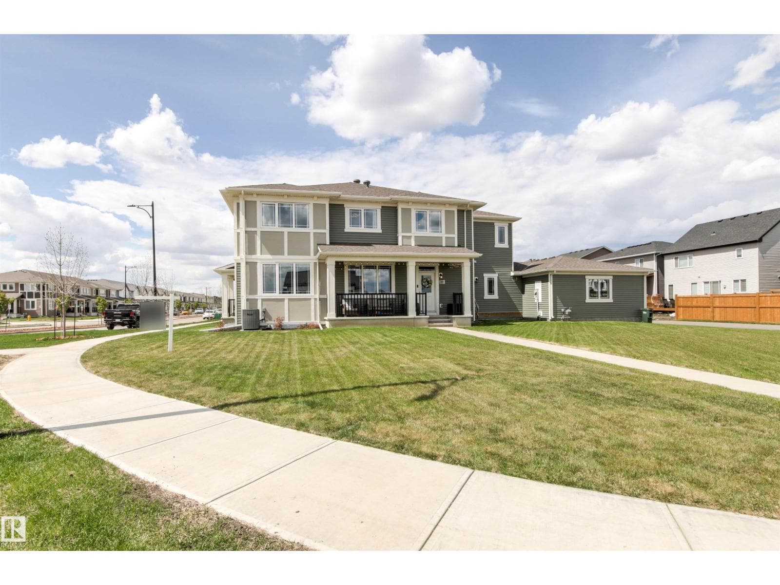 1010 HEARTHSTONE BV — photo 3