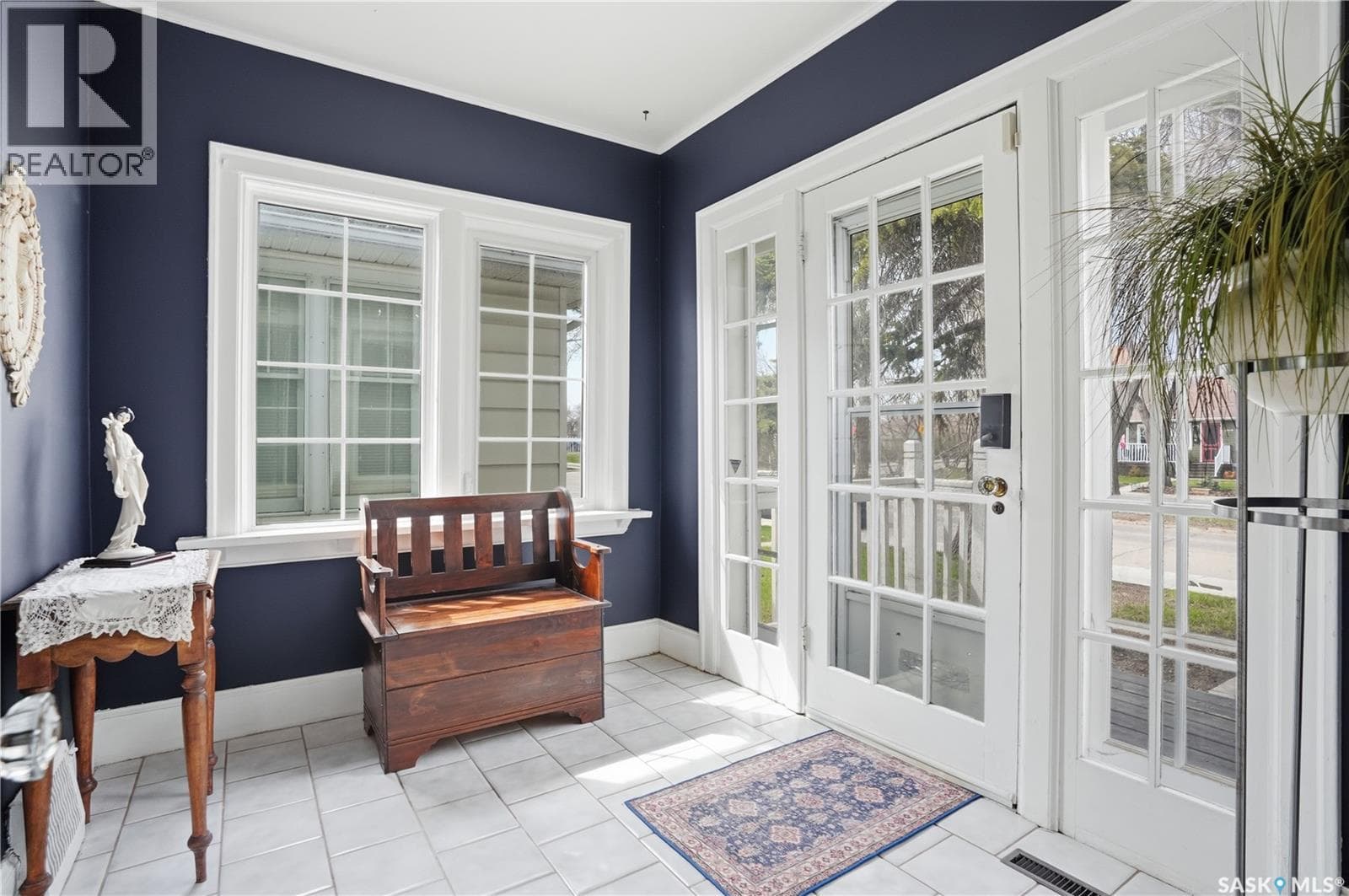 3625 Victoria AVENUE — photo 2