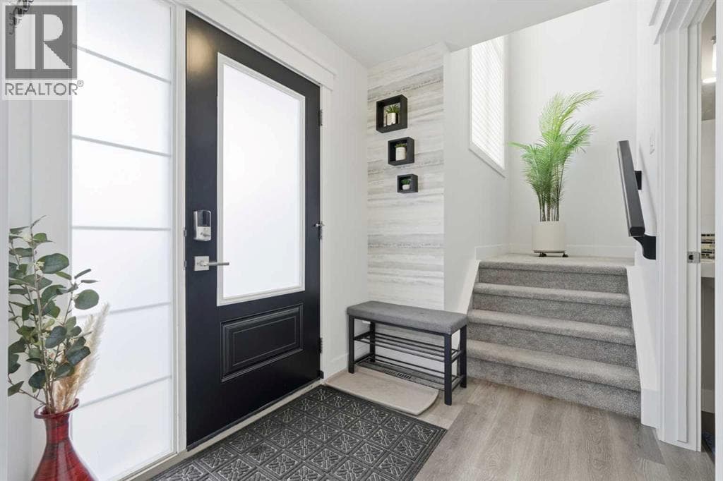 12 Yorkville Avenue SW — photo 5