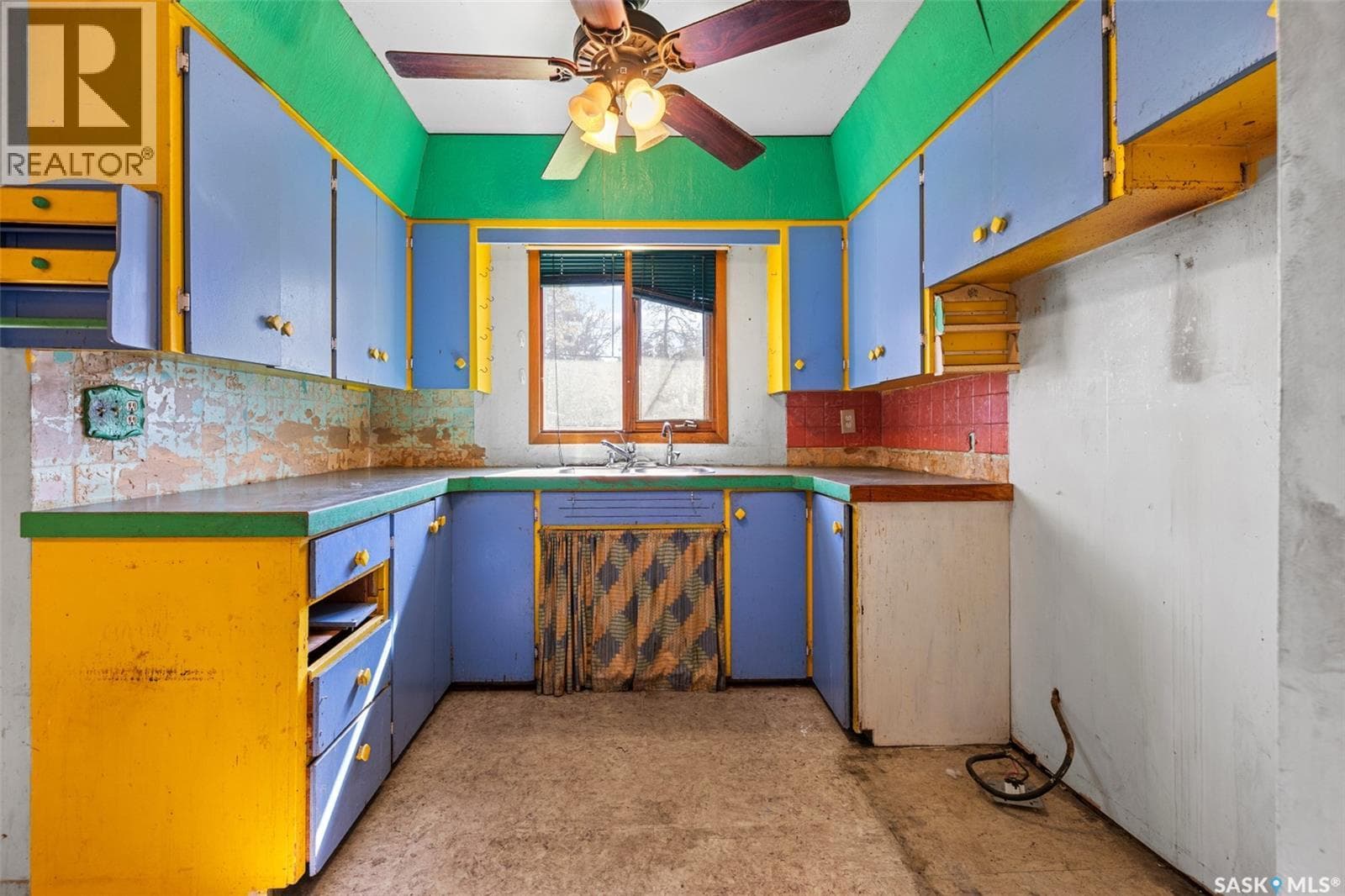 137 Garnet STREET — photo 3