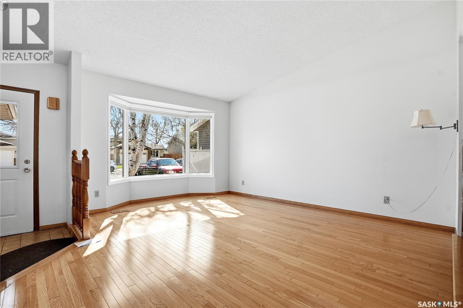 227 Flavelle CRESCENT — photo 4