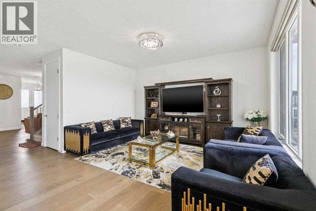 375 Corner Meadows Avenue NE photo 9