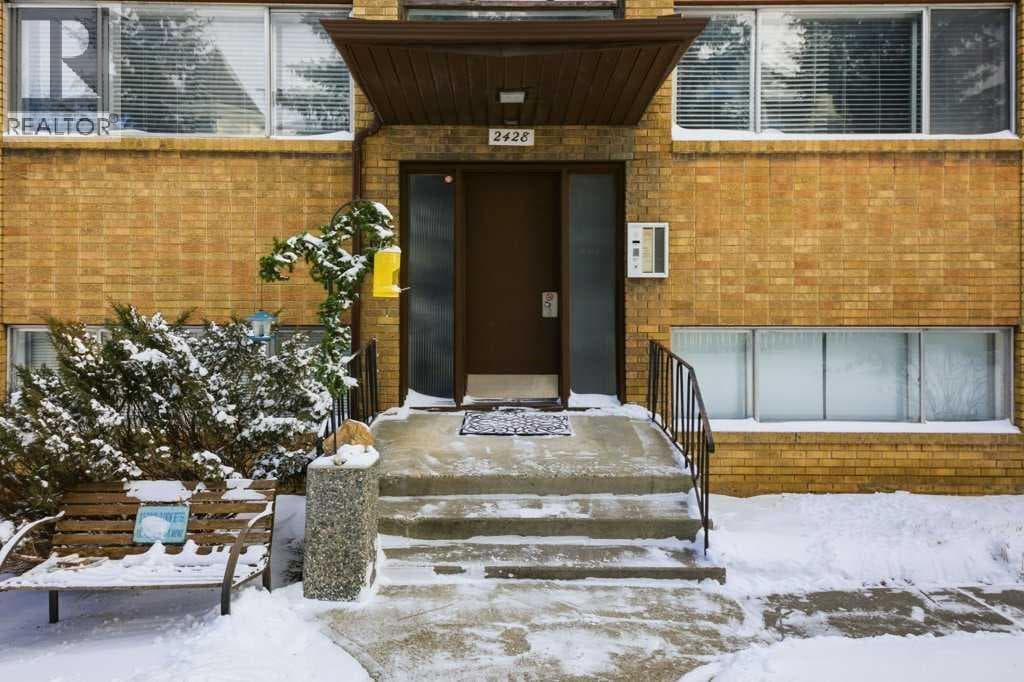2428 14 Street SW — photo 2