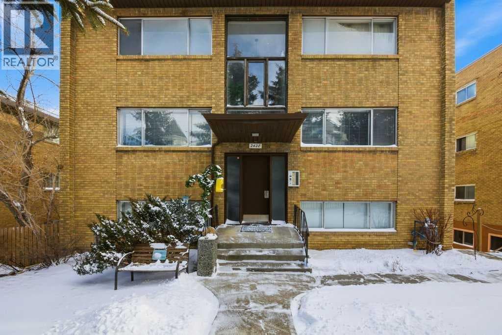 2428 14 Street SW — photo 3