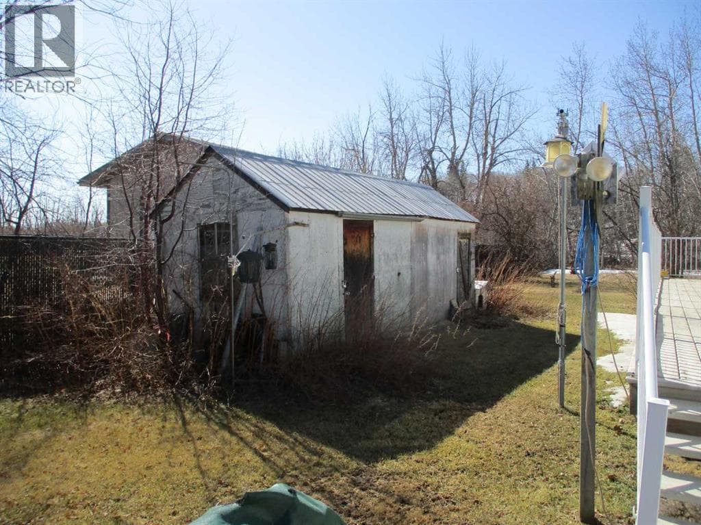 303 4th Avenue SW — photo 3