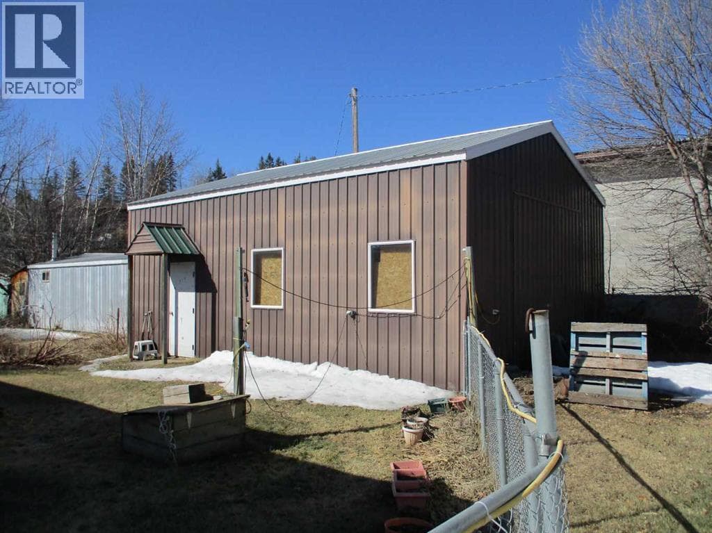 303 4th Avenue SW — photo 2