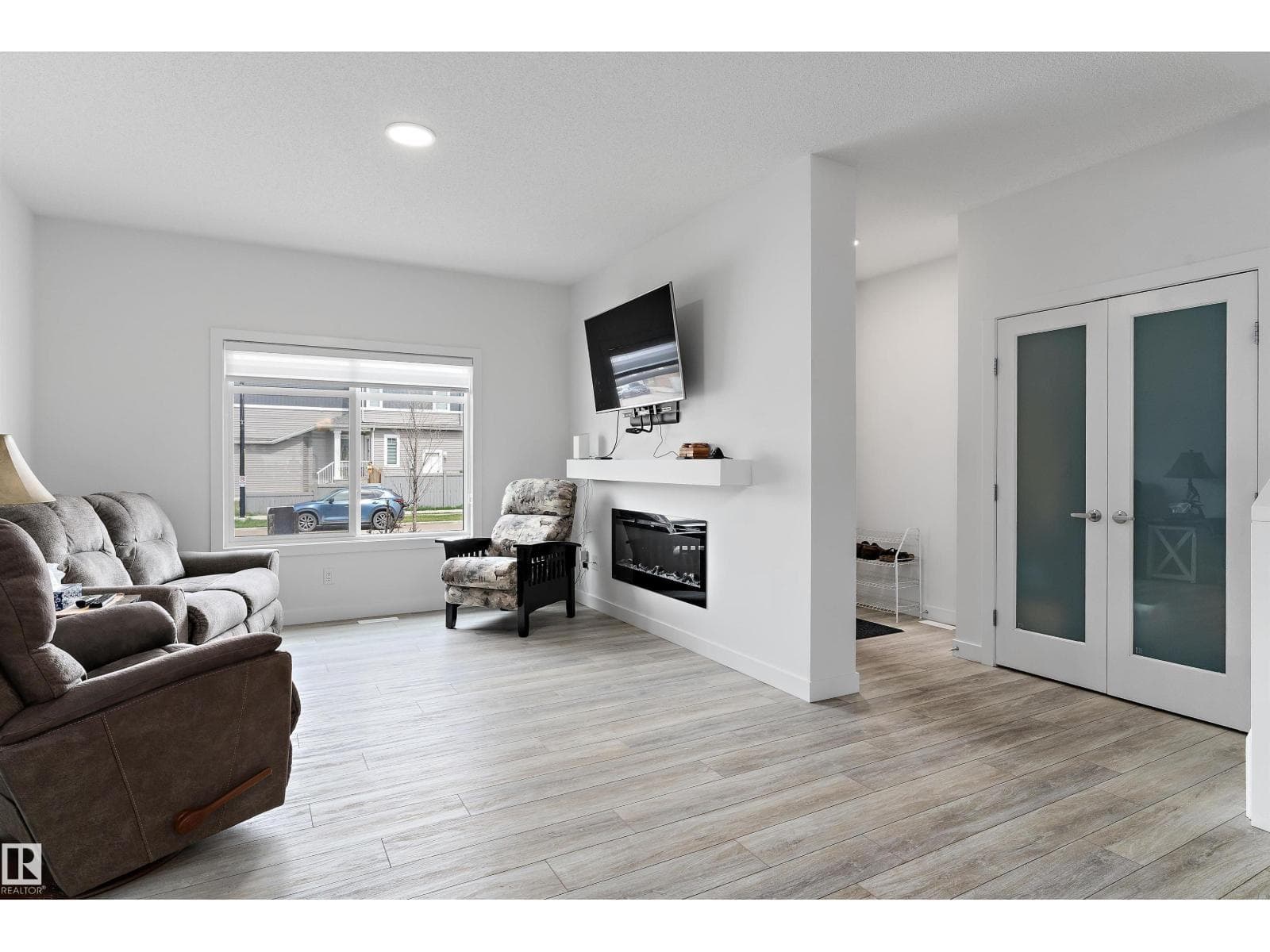623 BLACK STONE BV — photo 5