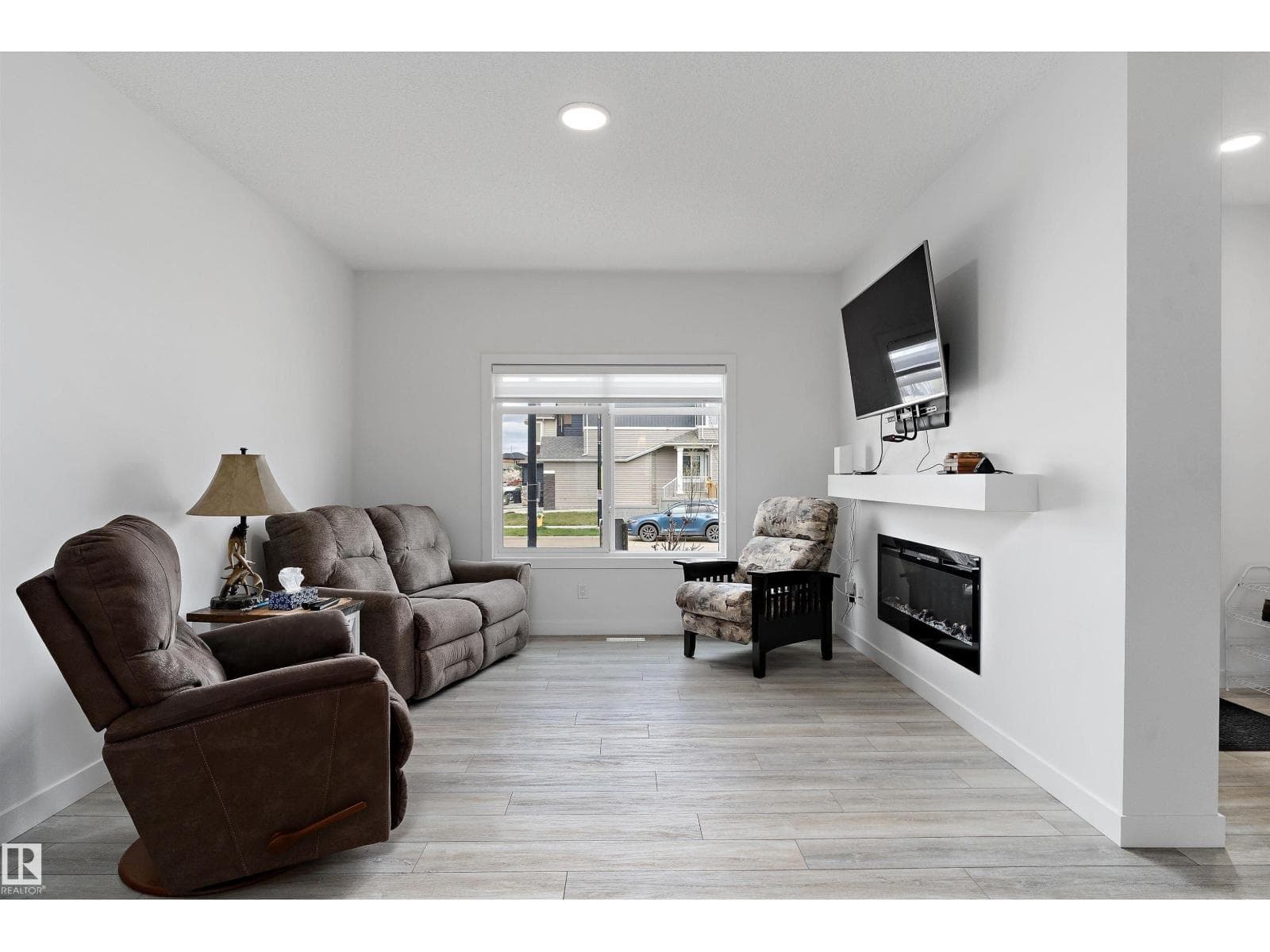 623 BLACK STONE BV — photo 4