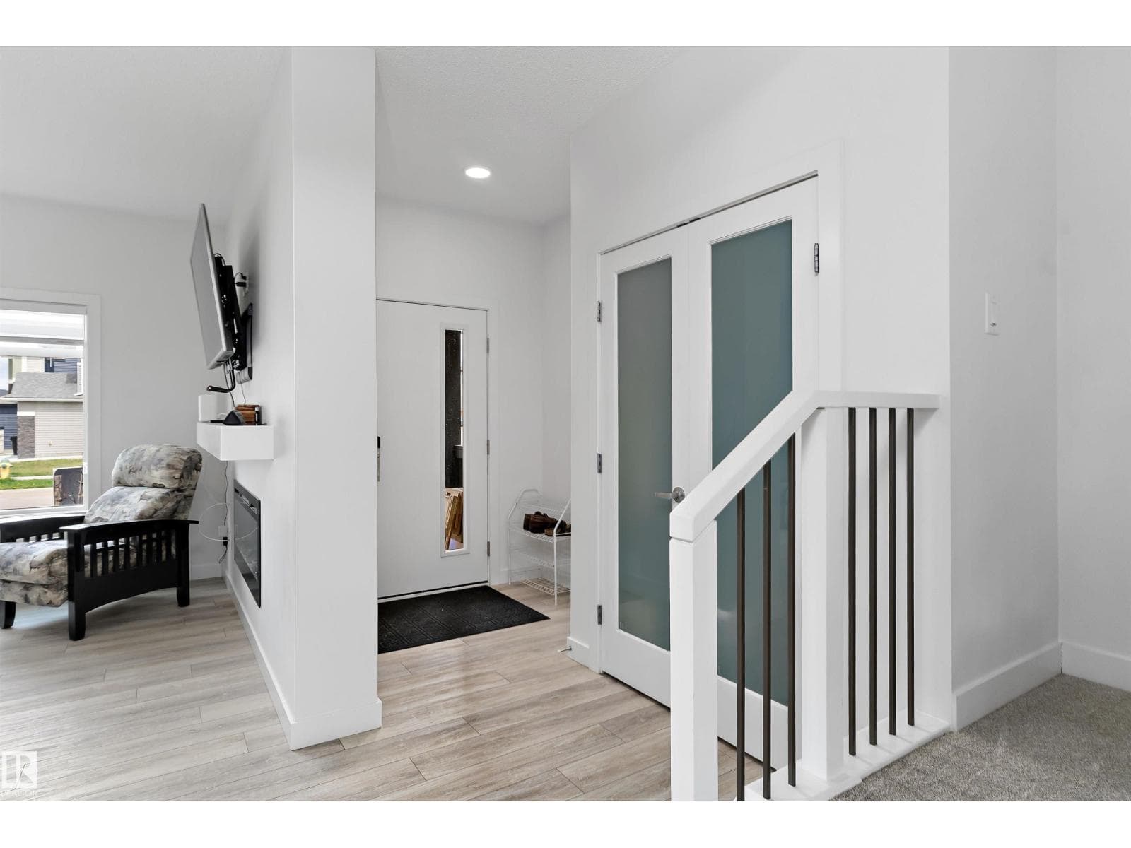 623 BLACK STONE BV — photo 3