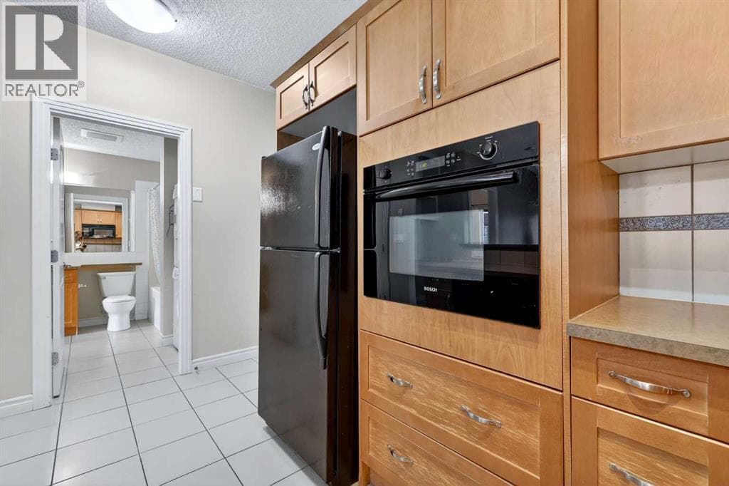 137, 60 Royal Oak Plaza NW — photo 3