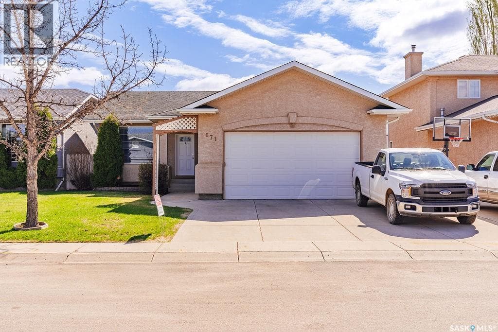 671 Fairbrother PLACE