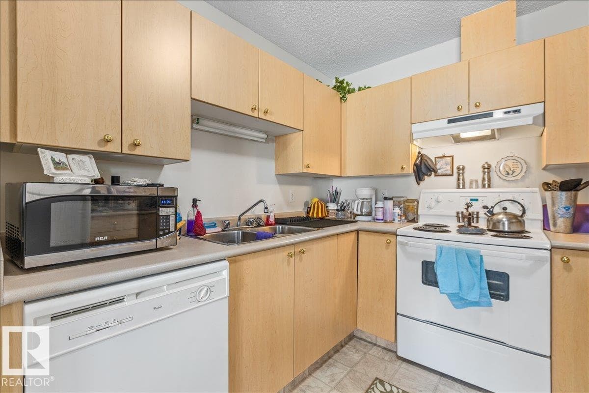 #106B 114 Westpark DR — photo 4