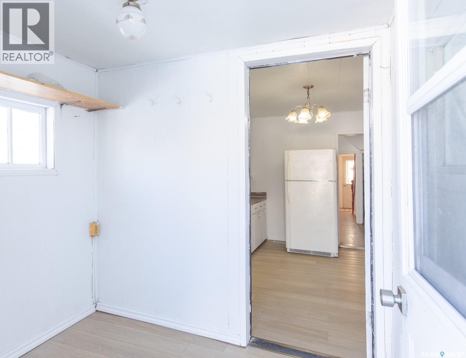 404 Fairford STREET W — photo 3