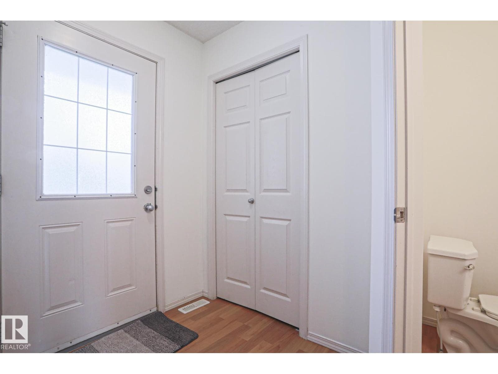 1627 MELROSE PL SW SW — photo 2