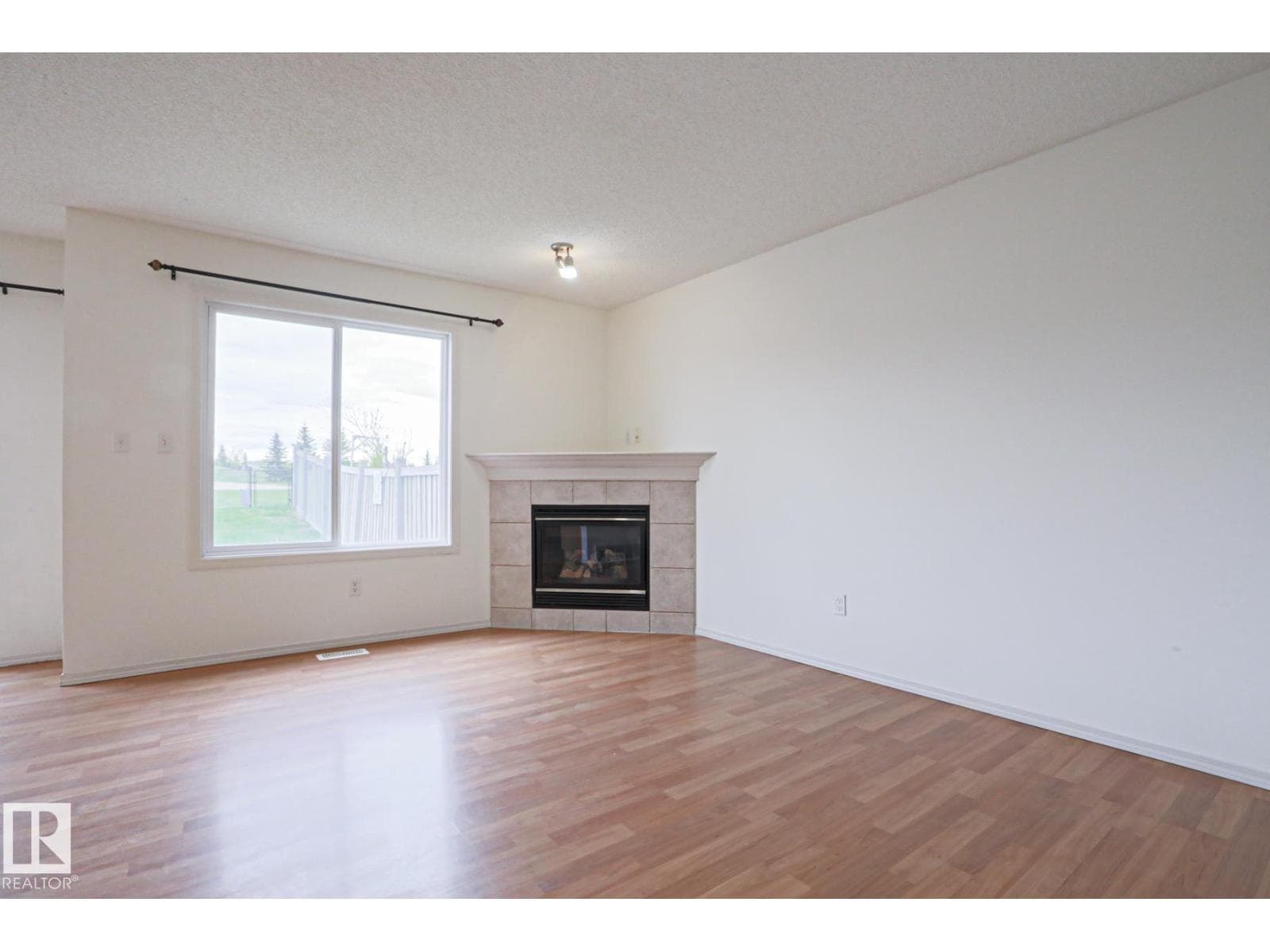 1627 MELROSE PL SW SW — photo 4