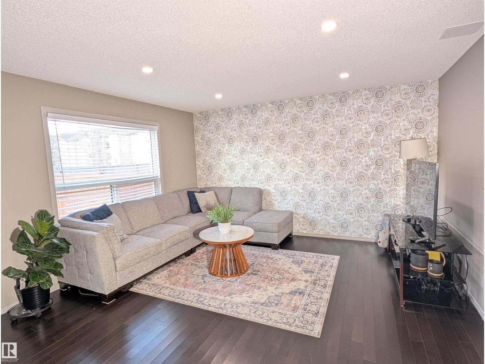 3336 17B AV NW — photo 4