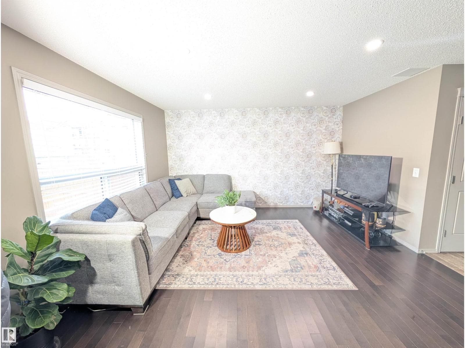 3336 17B AV NW — photo 5