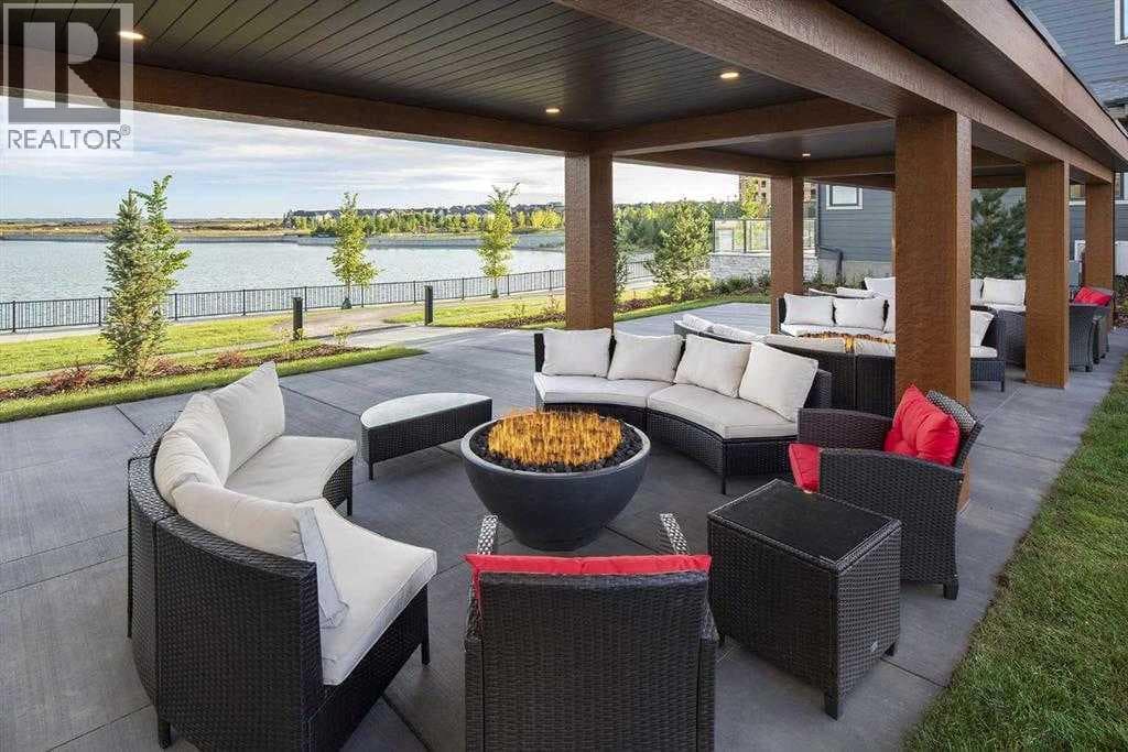 301, 140 Marina Cove SE