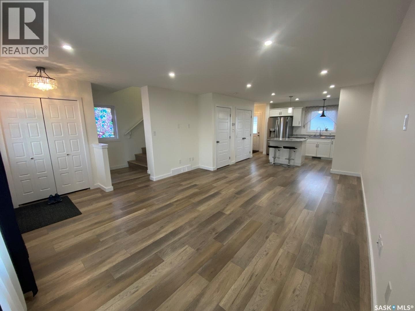 119 Reddekopp CRESCENT — photo 3