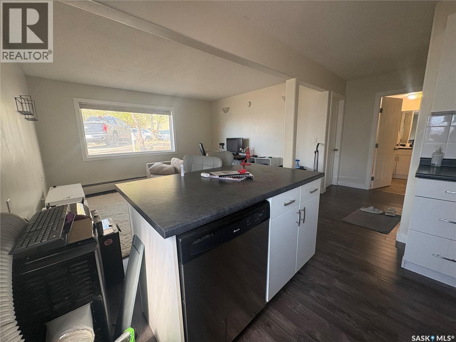 3 2060 Lorne STREET — photo 5