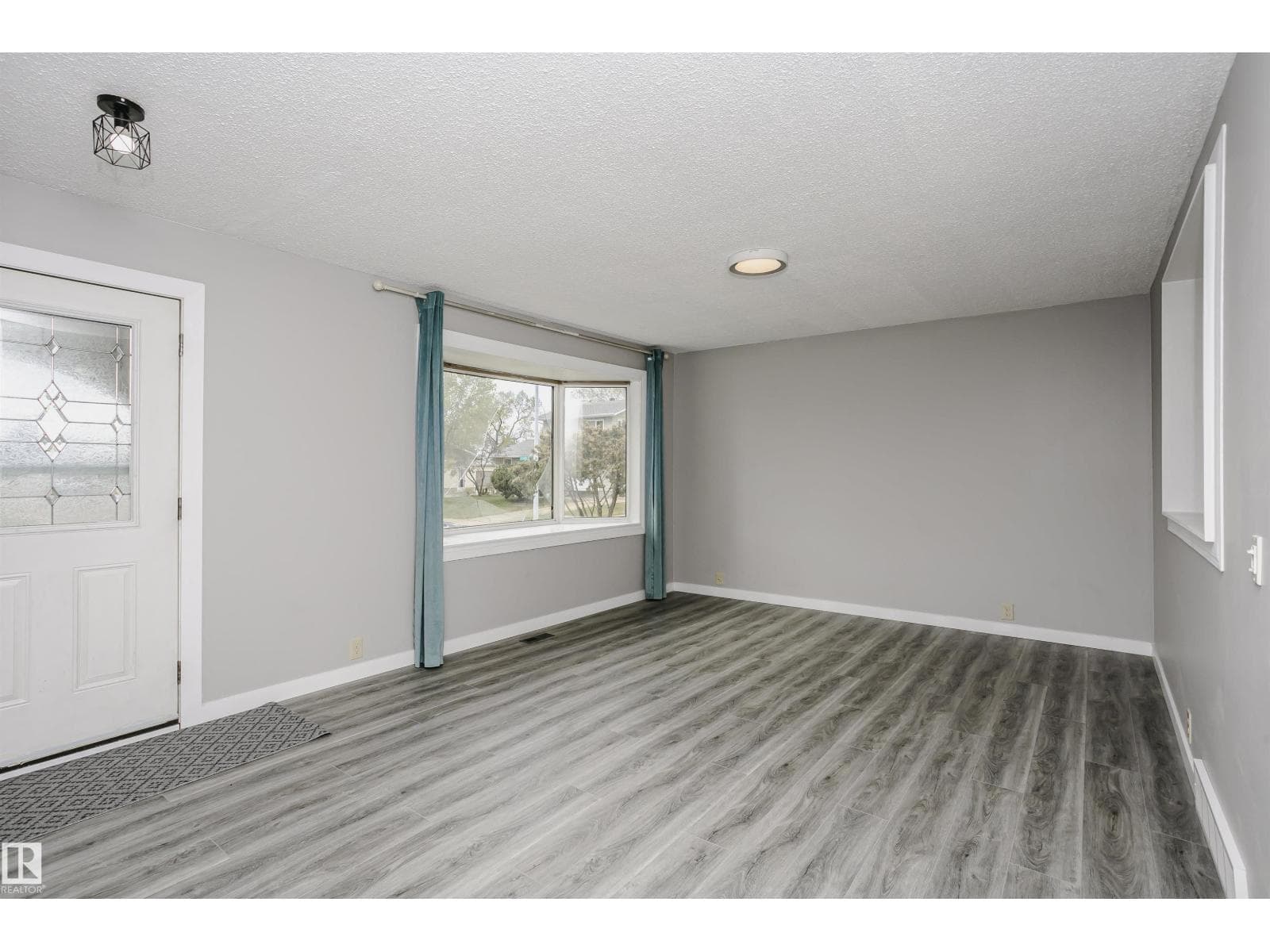 11436 161 AV NW — photo 4