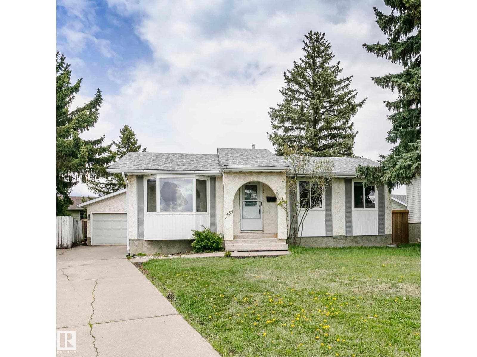 11436 161 AV NW