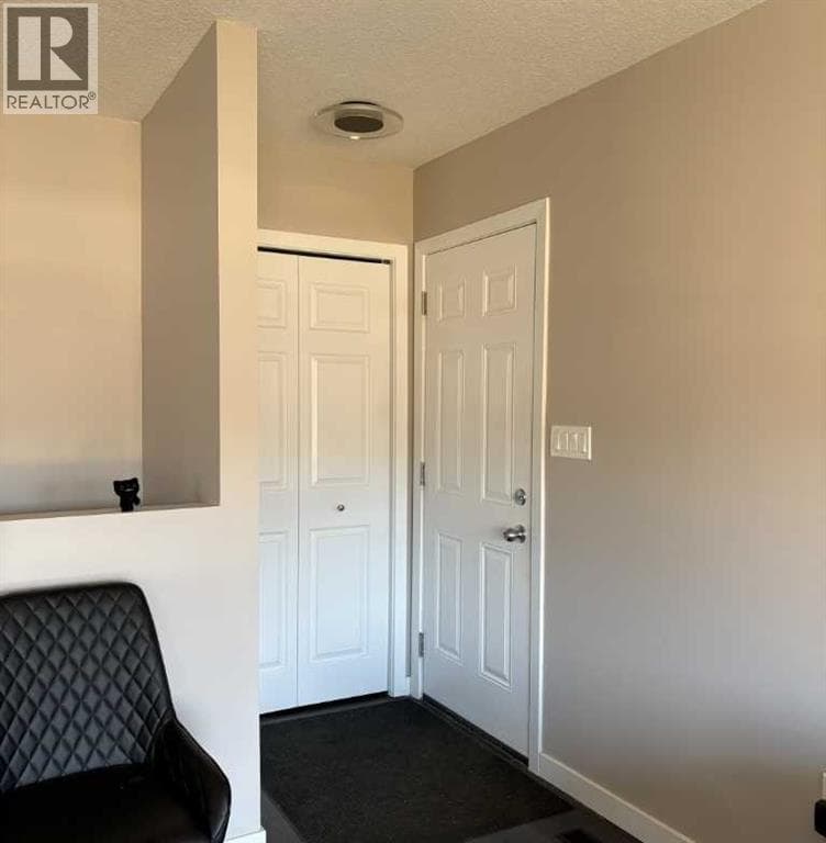8322 101 Avenue — photo 2