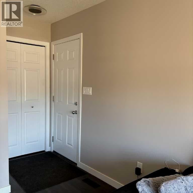 8322 101 Avenue — photo 3