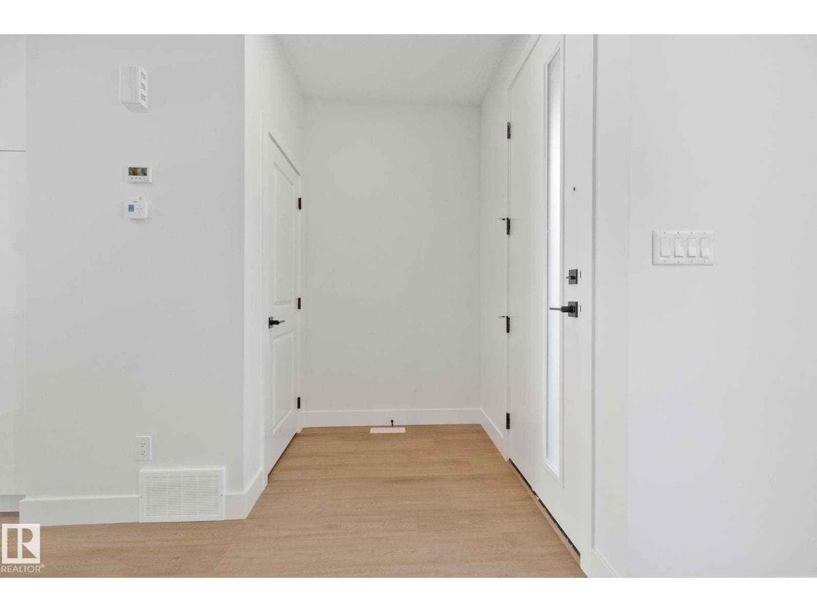 11140 126 ST E NW — photo 3