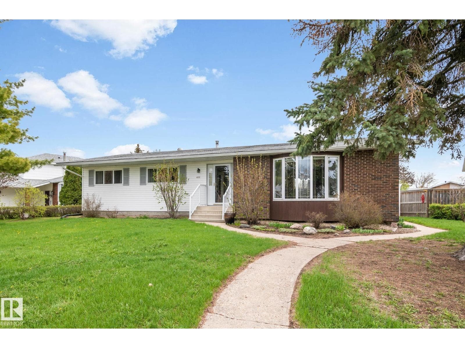 4611 Lakeshore DR — photo 2