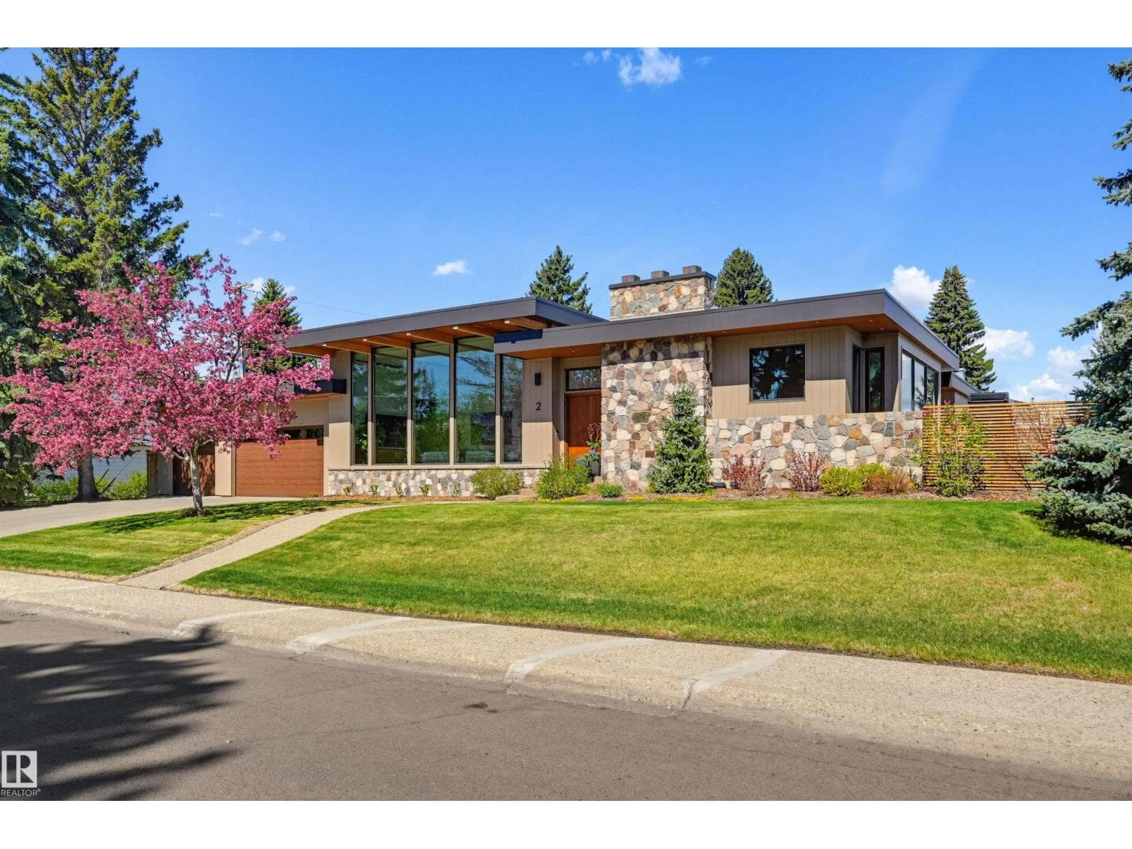 2 VALLEYVIEW CR NW — photo 2