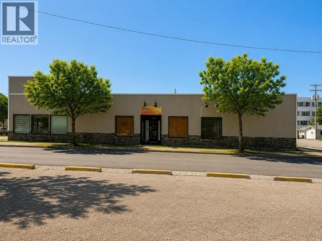 5203 51 Avenue — photo 2