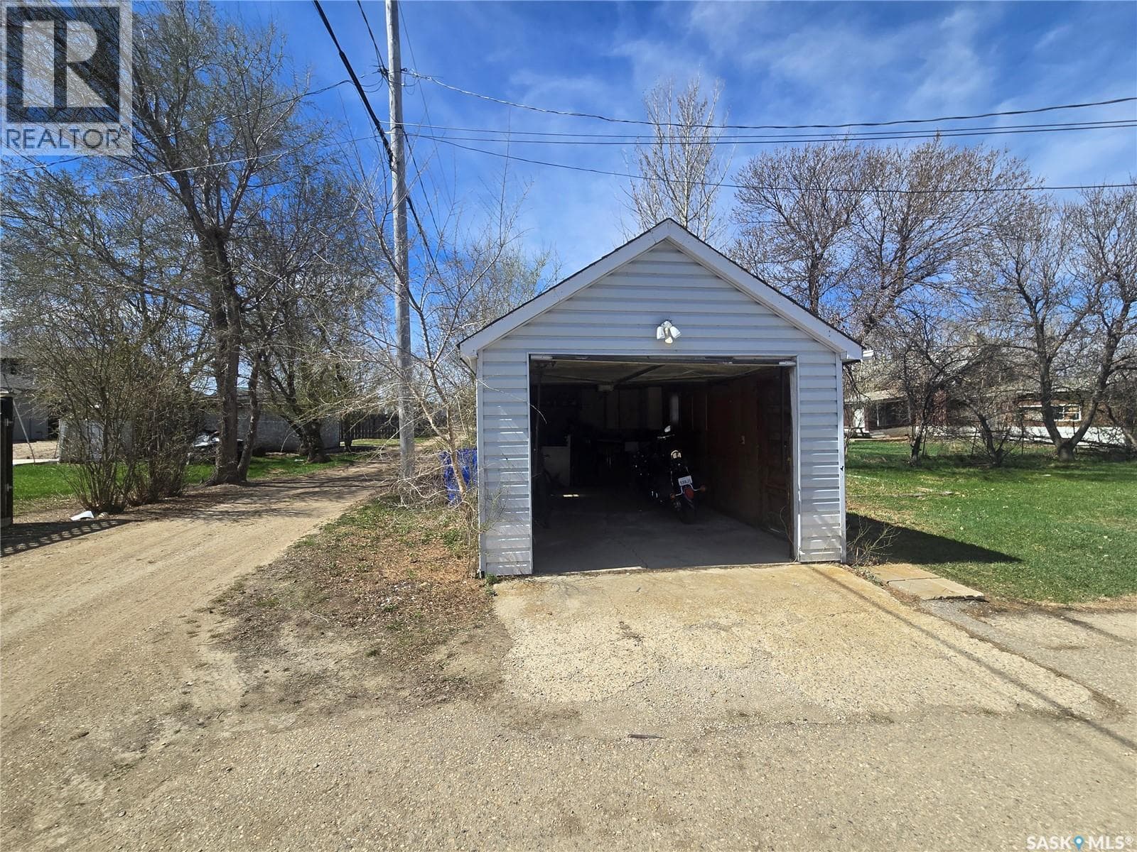 212 Railway AVENUE N — photo 5